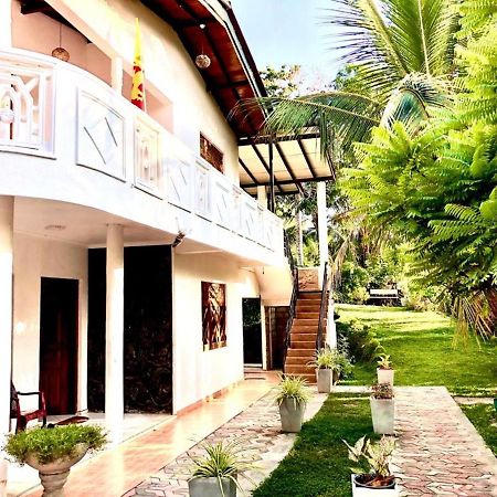 Thusitha S Nest Hotel Dickwella Exterior photo