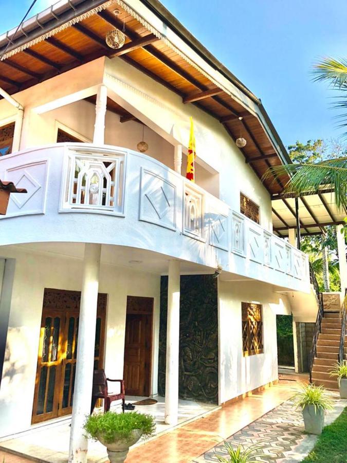 Thusitha S Nest Hotel Dickwella Exterior photo