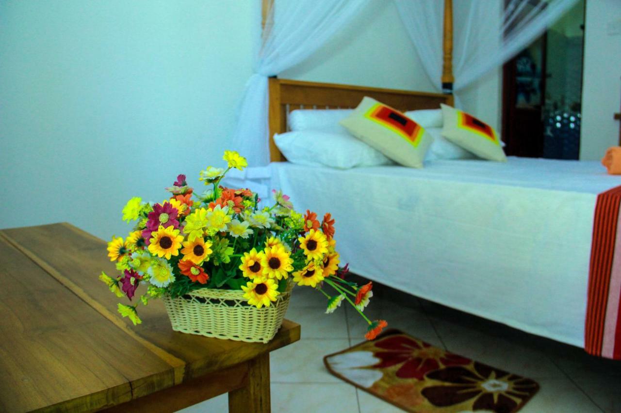 Thusitha S Nest Hotel Dickwella Exterior photo